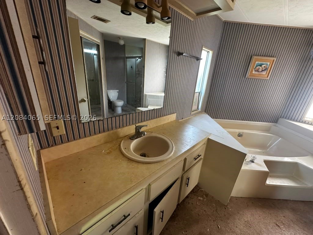 47008 Aquadilla Bay Property Photo 14