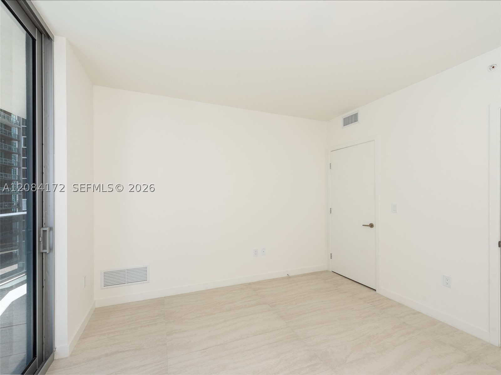 77 Se 5th St 1714 Property Photo 11