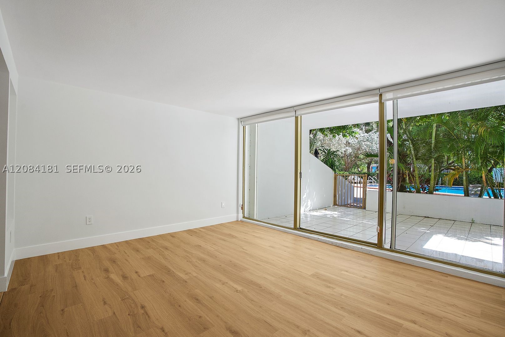 155 Ocean Lane Dr 103 Property Photo 18