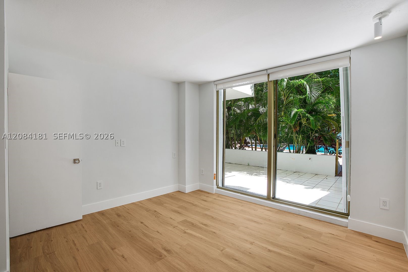 155 Ocean Lane Dr 103 Property Photo 25