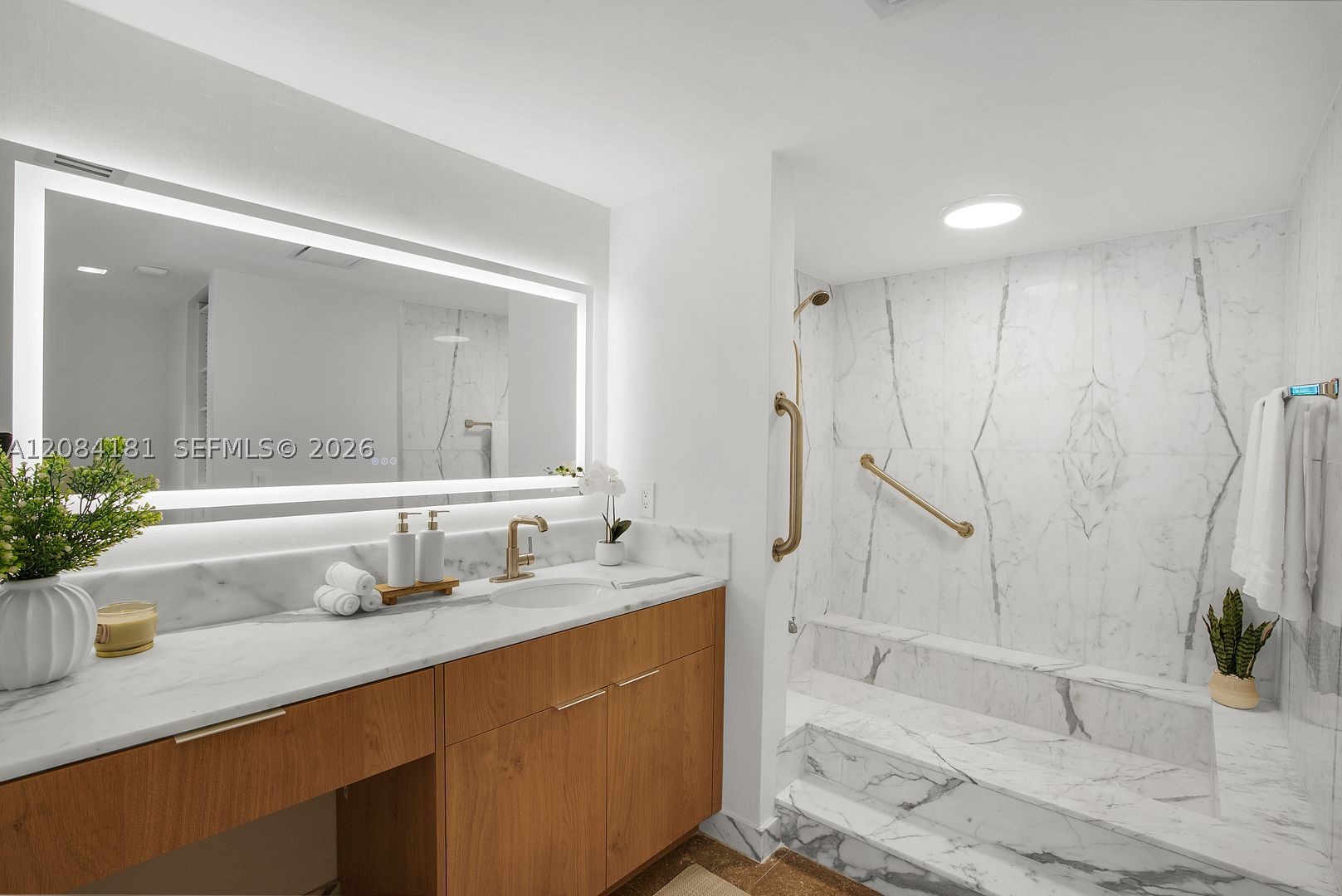 155 Ocean Lane Dr 103 Property Photo 27