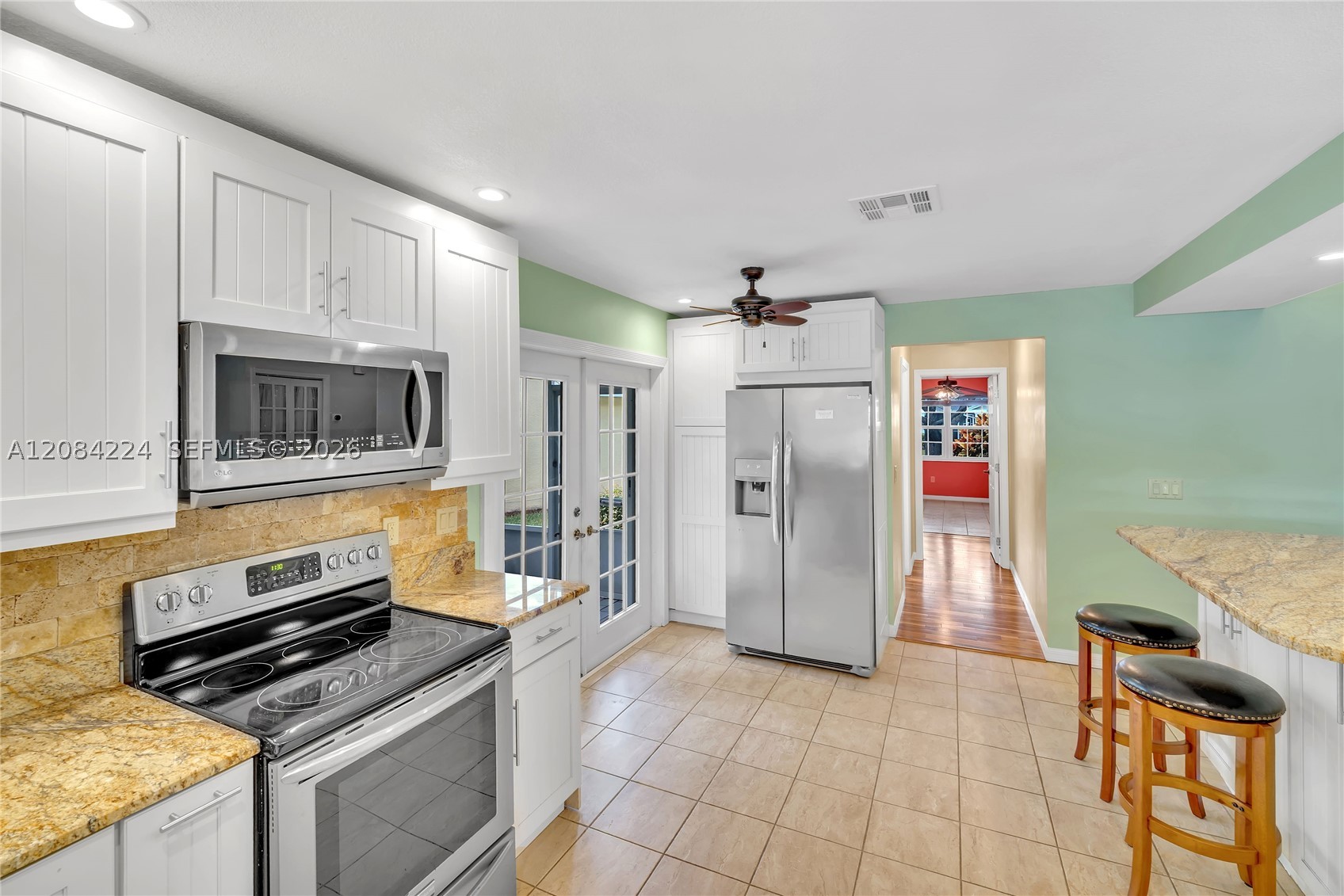 685 Se 25th Ln Property Photo 17