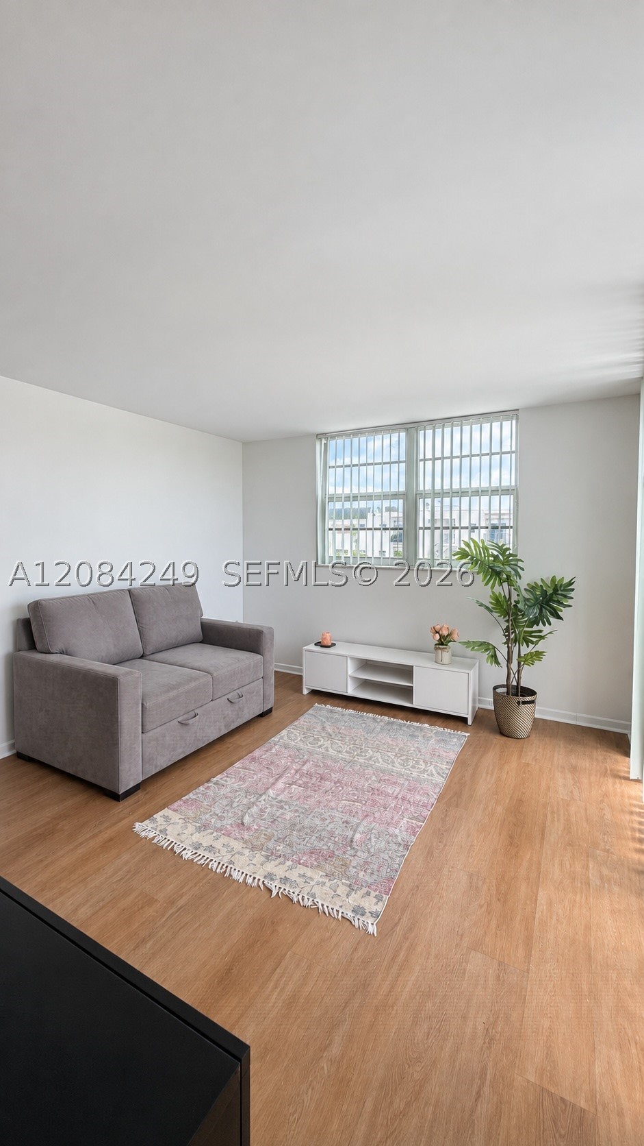 1990 Marseille Dr 407 Property Photo 5