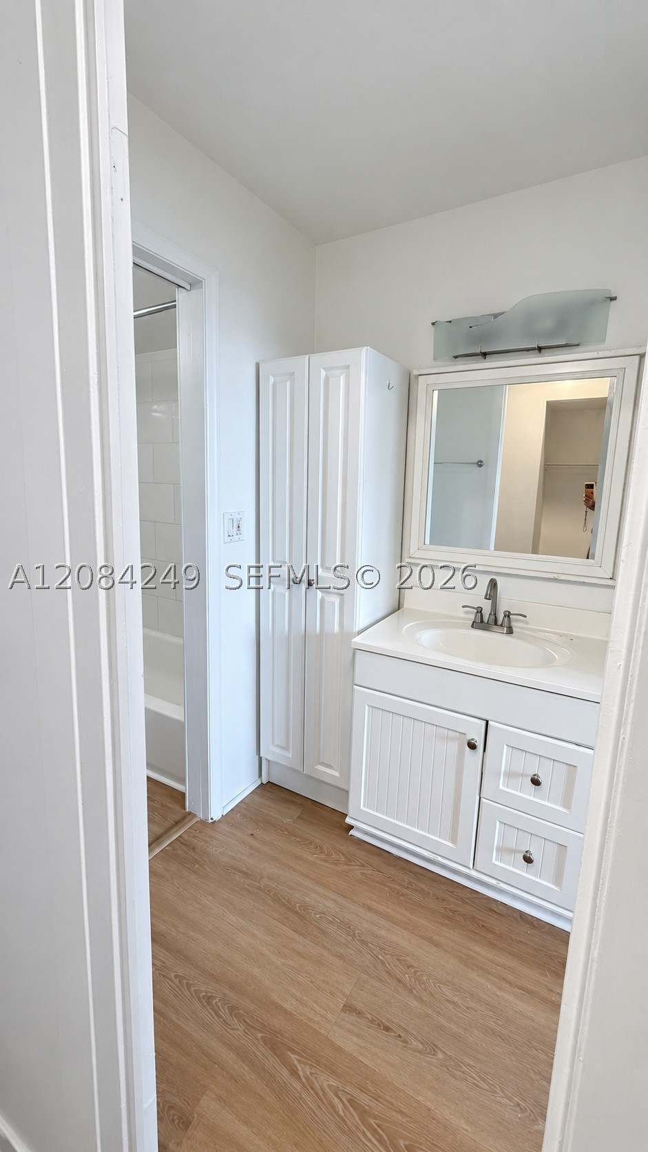 1990 Marseille Dr 407 Property Photo 10