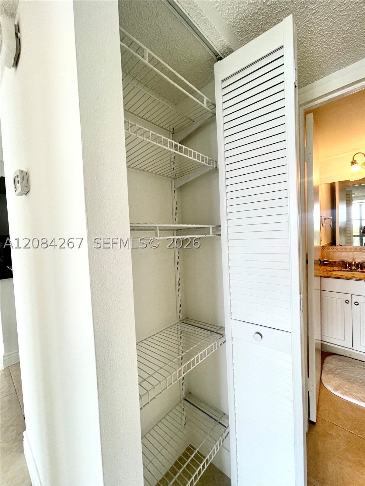 1000 Parkview Dr 527 Property Photo 6