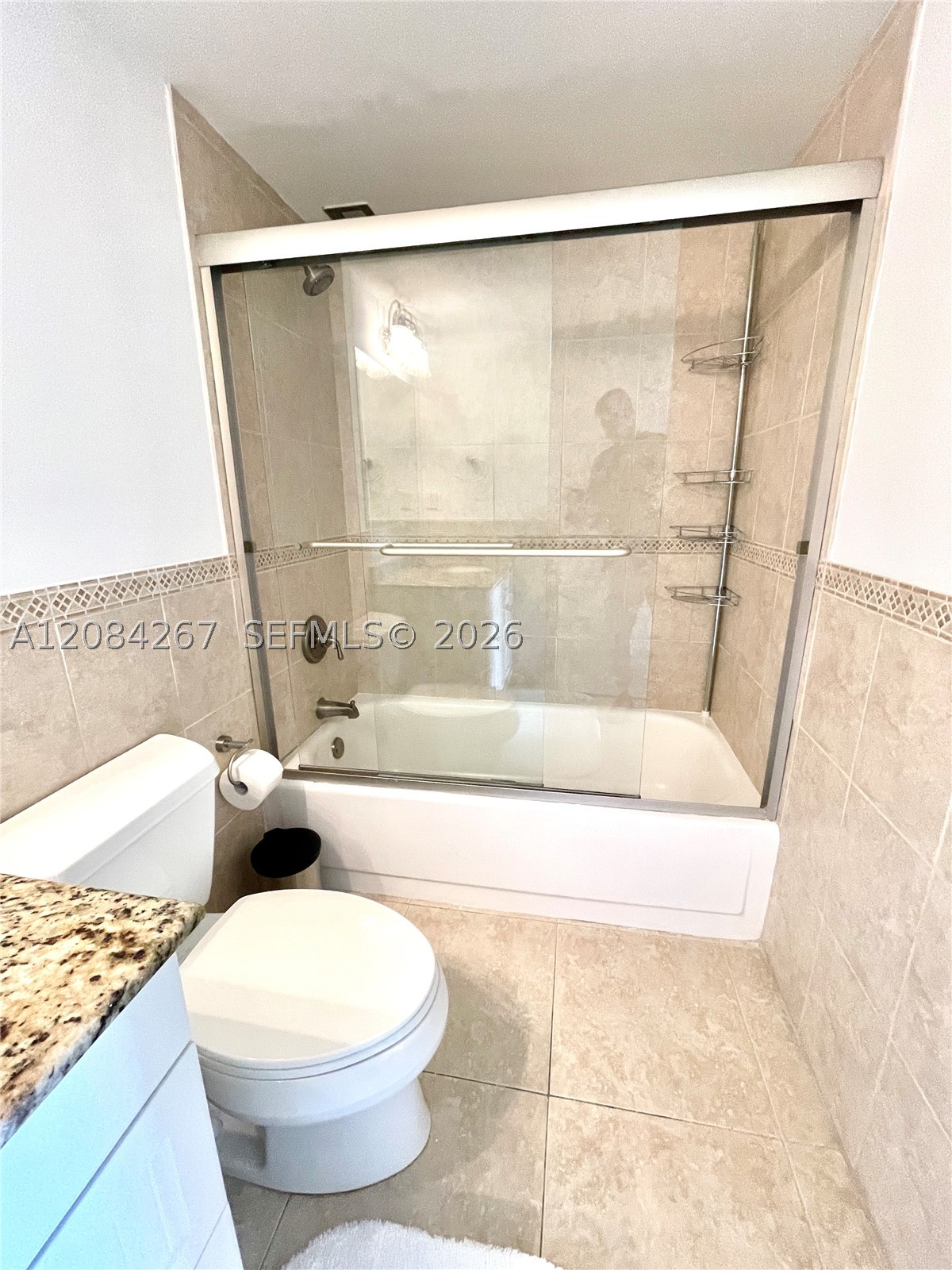 1000 Parkview Dr 527 Property Photo 8