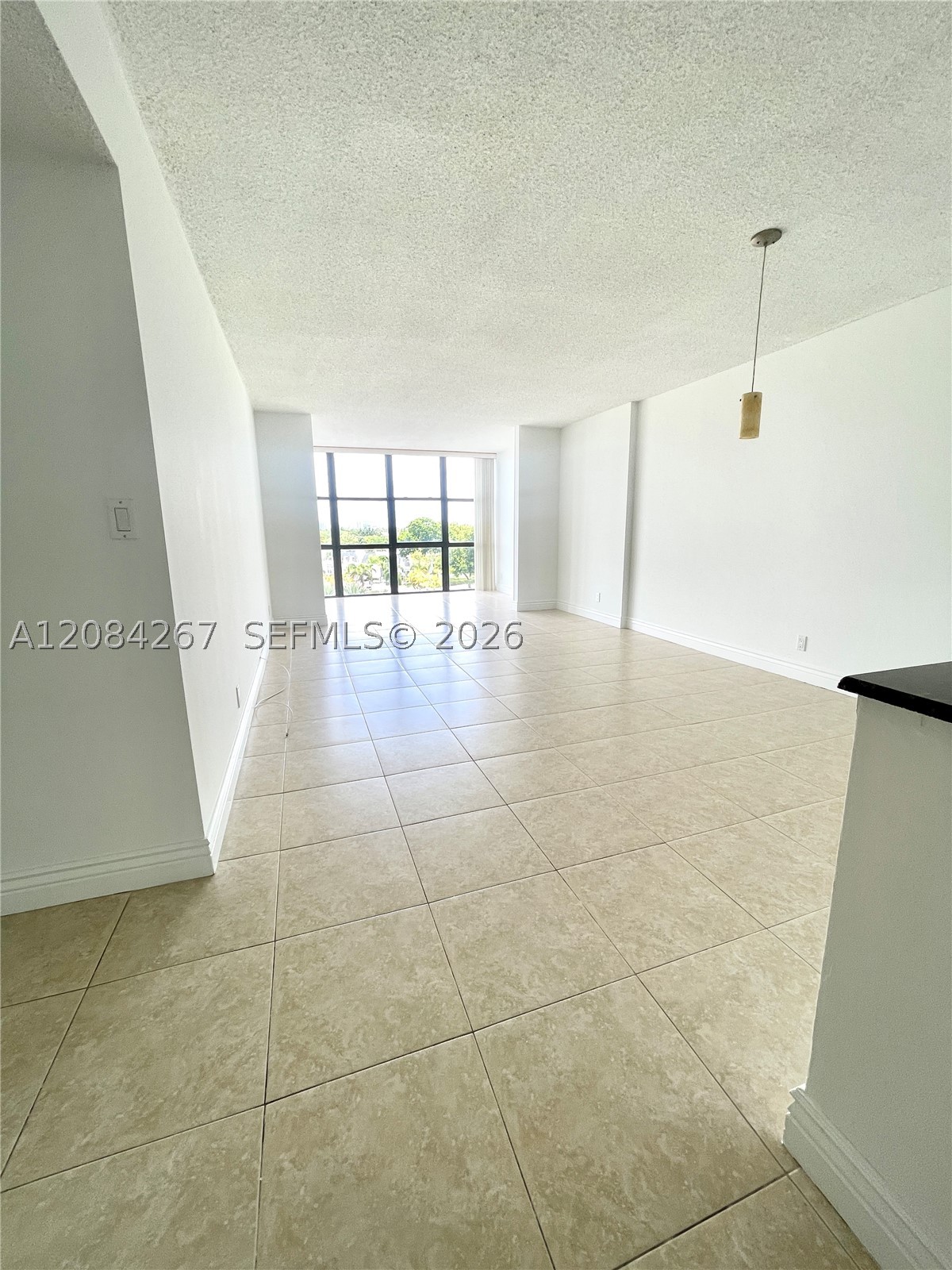 1000 Parkview Dr 527 Property Photo 9