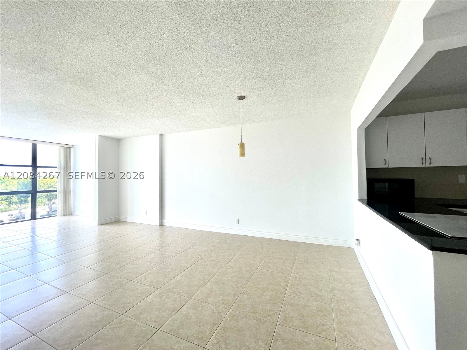 1000 Parkview Dr 527 Property Photo 10