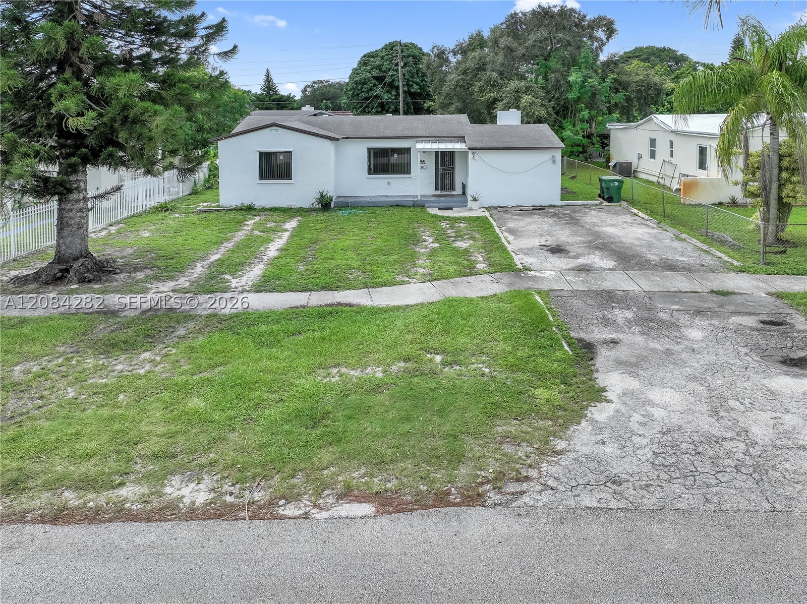 1146 Jann Ave Property Photo 2