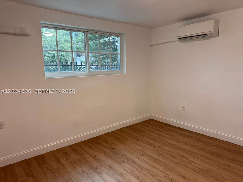 160 Ne 55th St 3 Property Photo 4