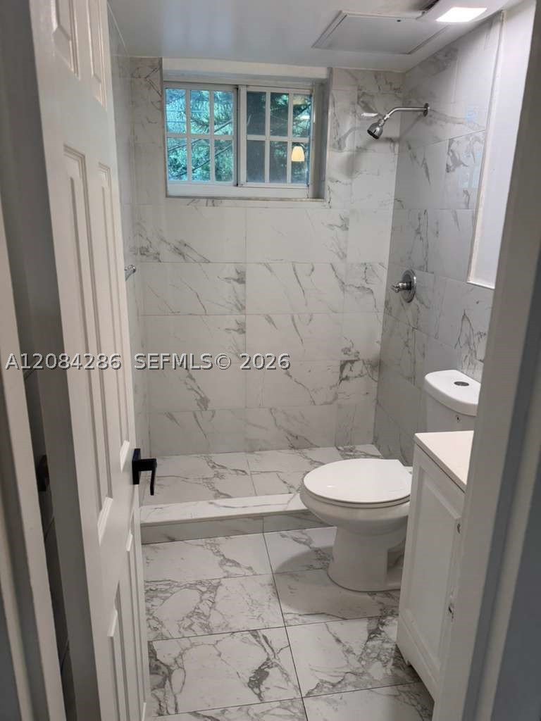 160 Ne 55th St 3 Property Photo 6