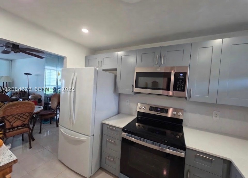 3051 E Sunrise Lakes Dr 211 Property Photo 13