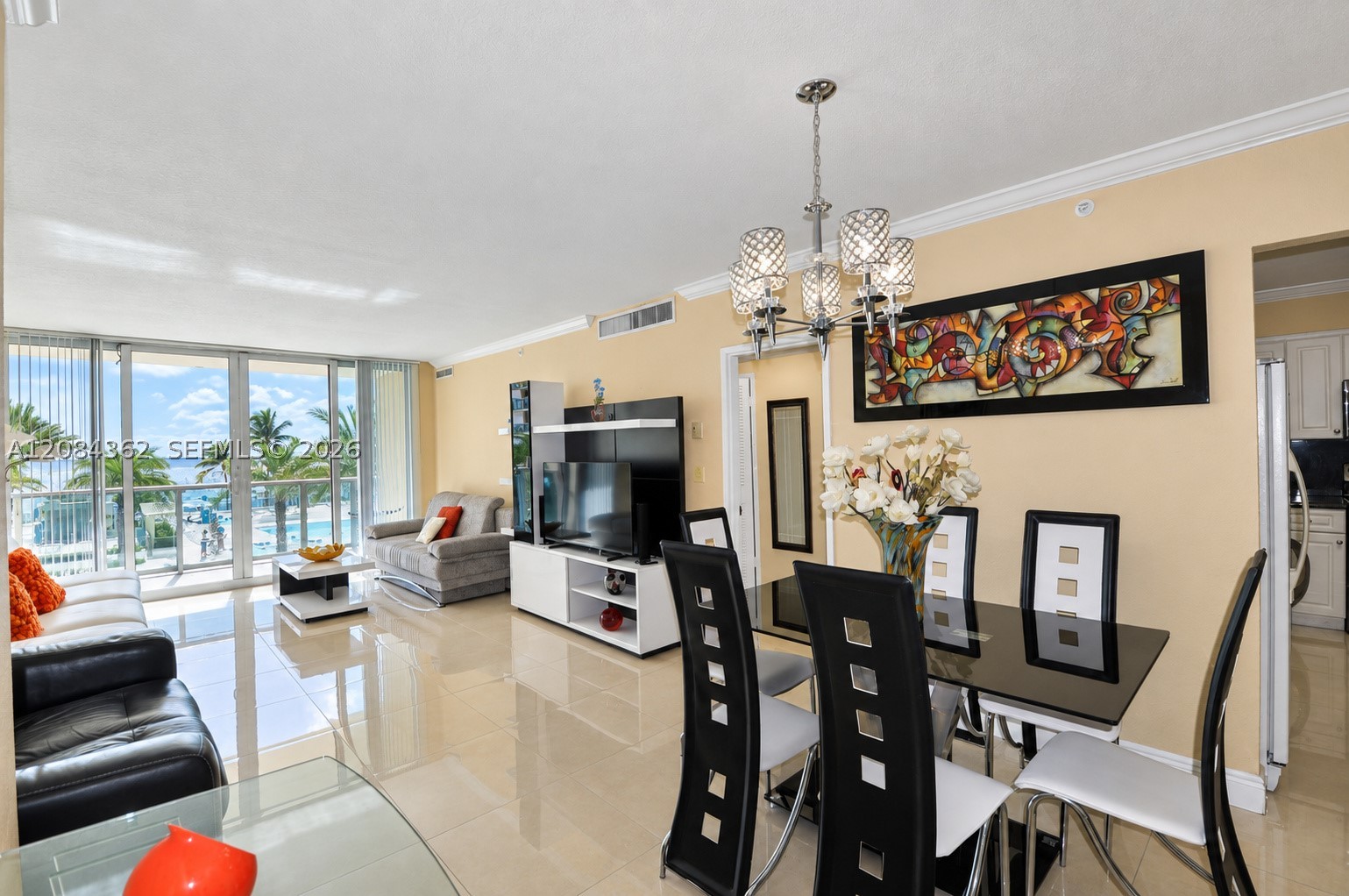 2501 S Ocean Dr 323 Property Photo 2