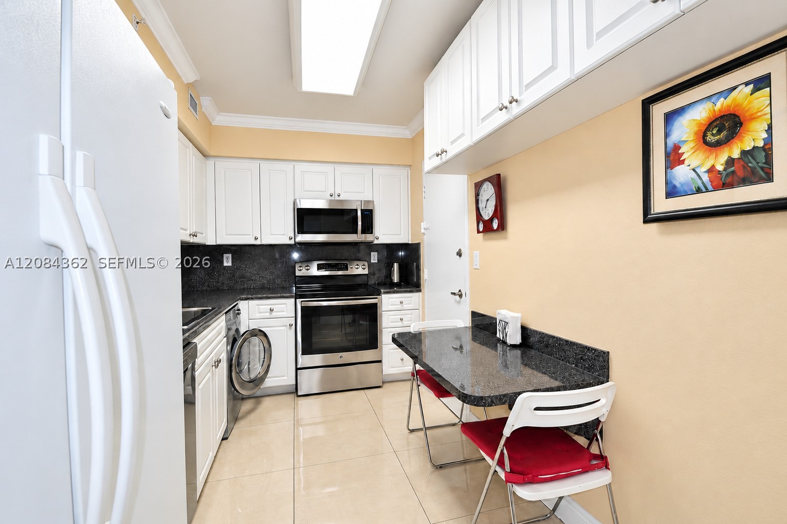 2501 S Ocean Dr 323 Property Photo 4