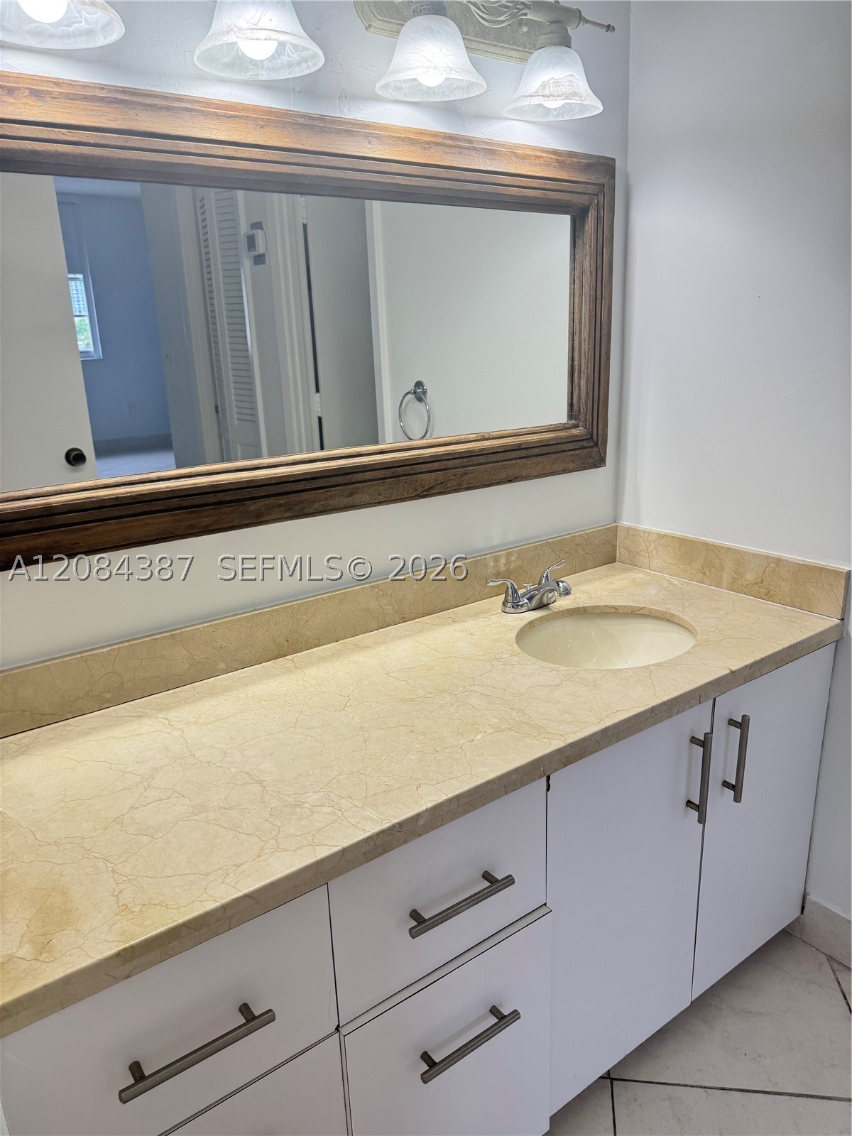 300 Ne Bayview Dr 501 Property Photo 10