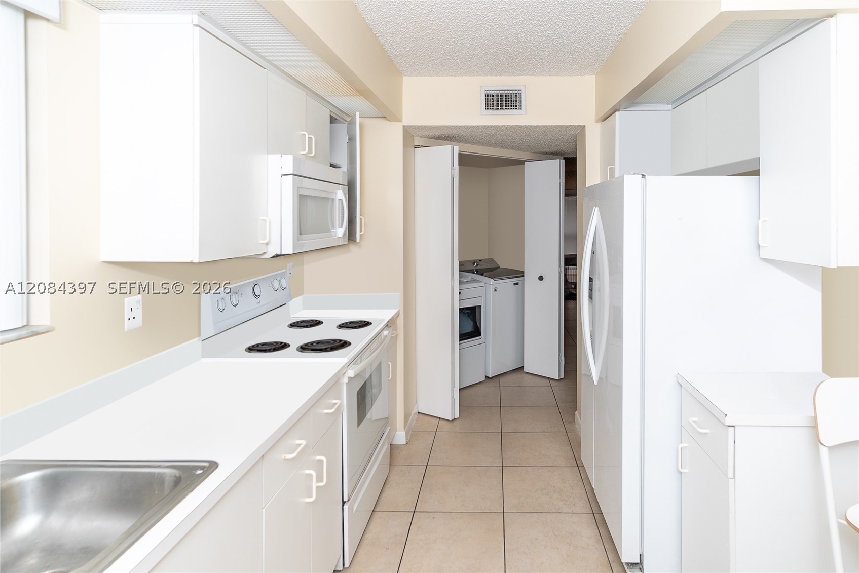 2220 Se 27th Dr 205-b Property Photo 3