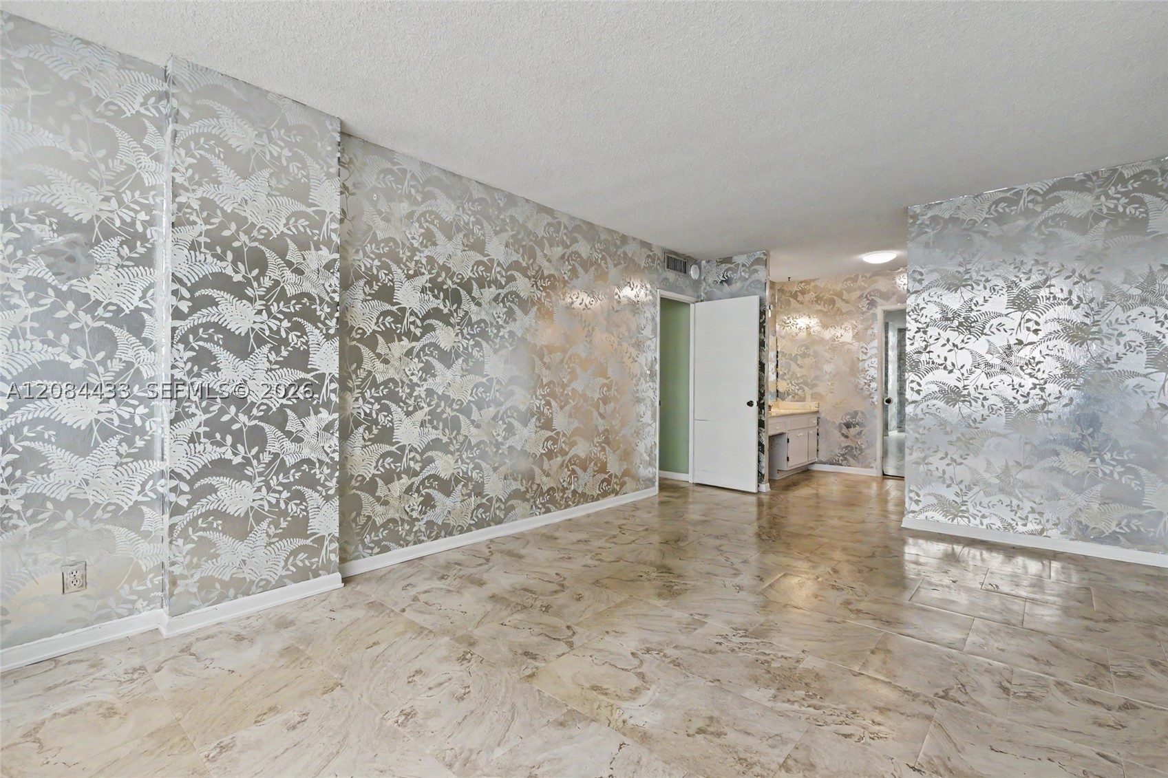 4330 Hillcrest Dr 520 Property Photo 22