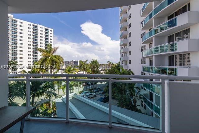 3001 S Ocean Dr 433 Property Photo 18