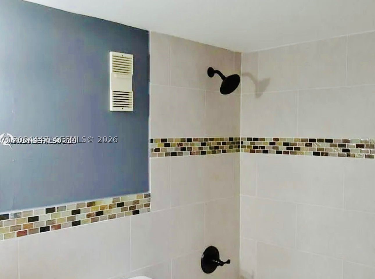 2741 Taft St 206 Property Photo 9