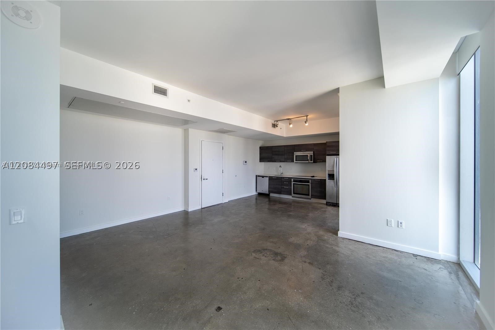 151 Se 1st St Ph08 Property Photo 2