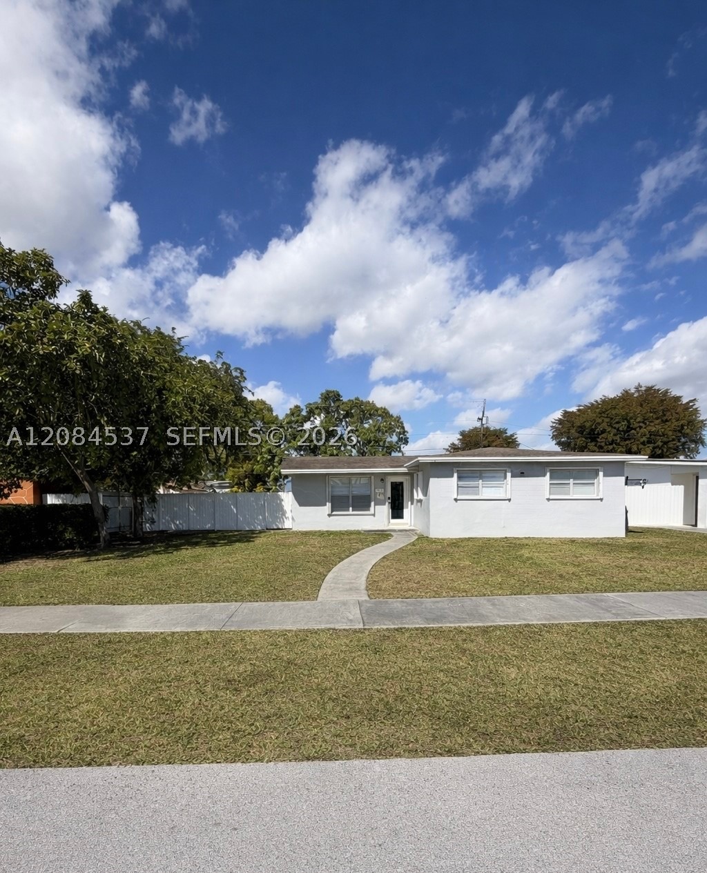 12221 SW 188th St Property Photo 1
