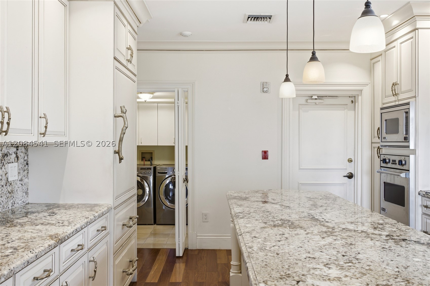 2600 Segovia St 703 Property Photo 11