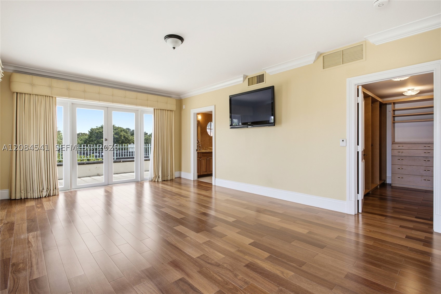 2600 Segovia St 703 Property Photo 14