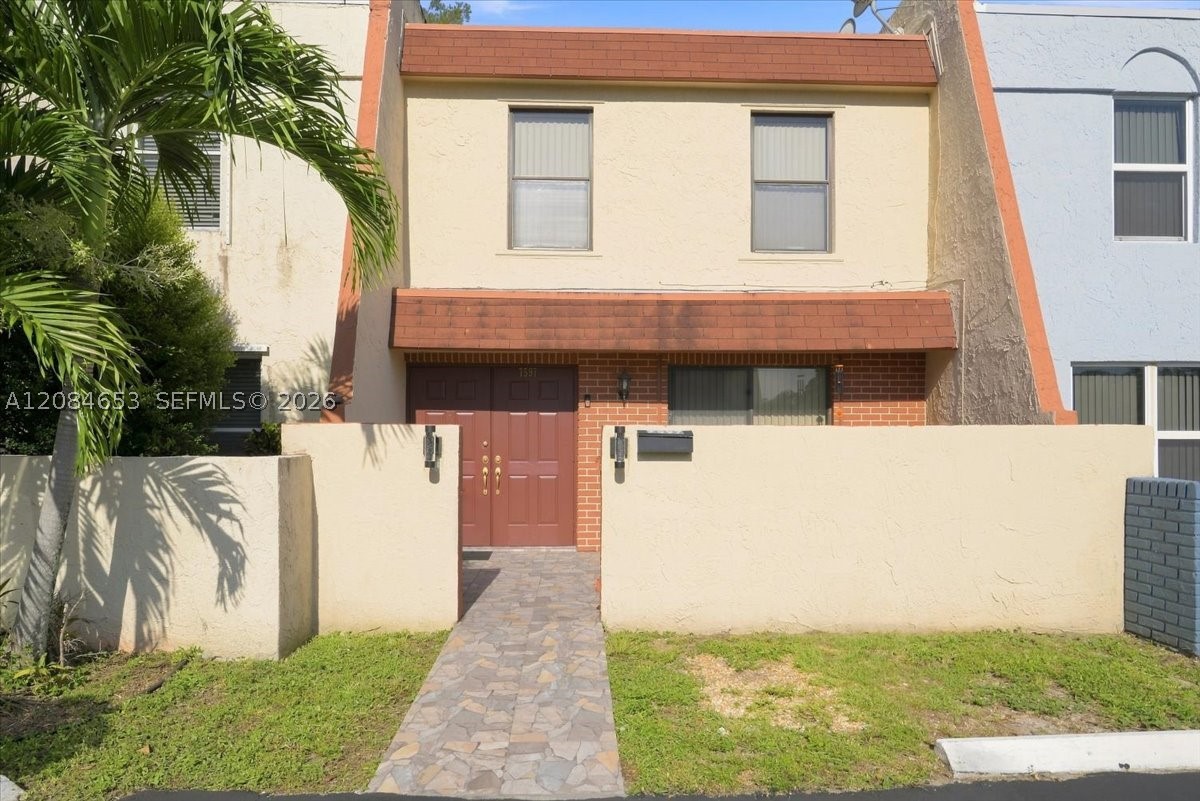 7597 Nw 75th Ave Property Photo 4