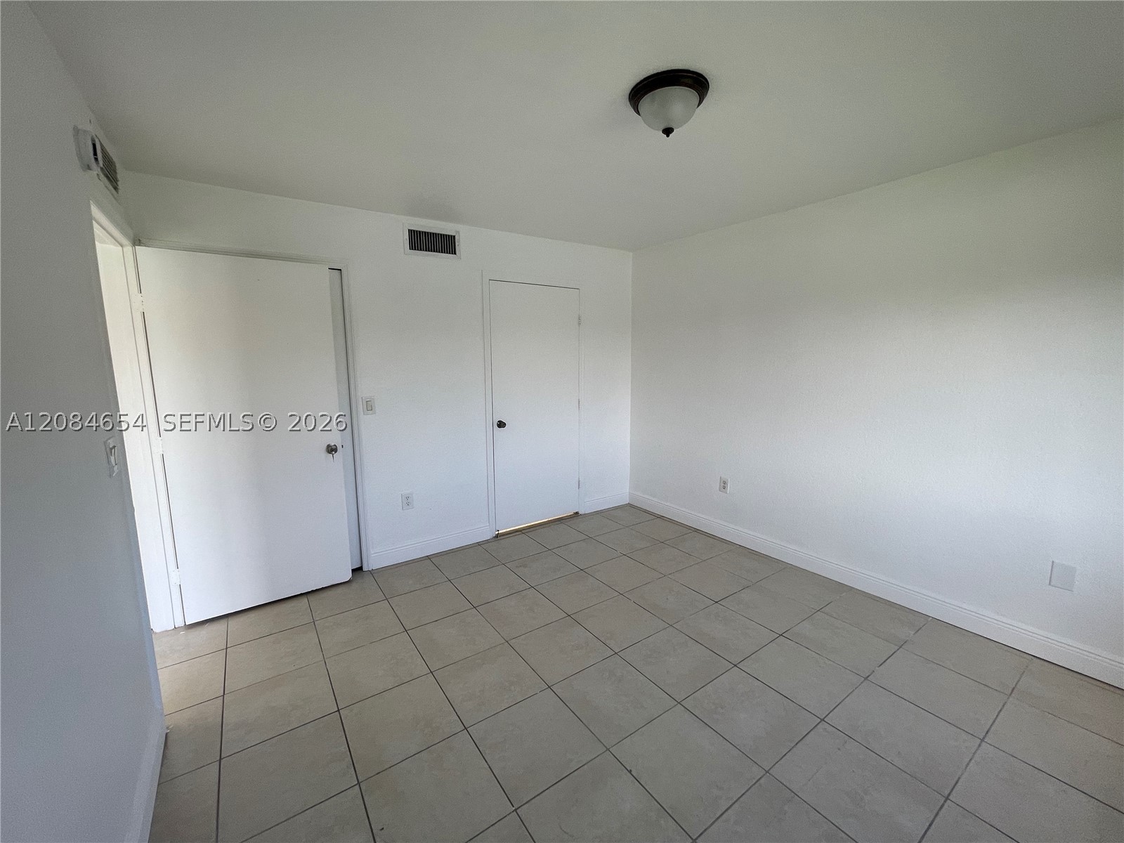 1251 Se 31st Ct 106-54 Property Photo 23