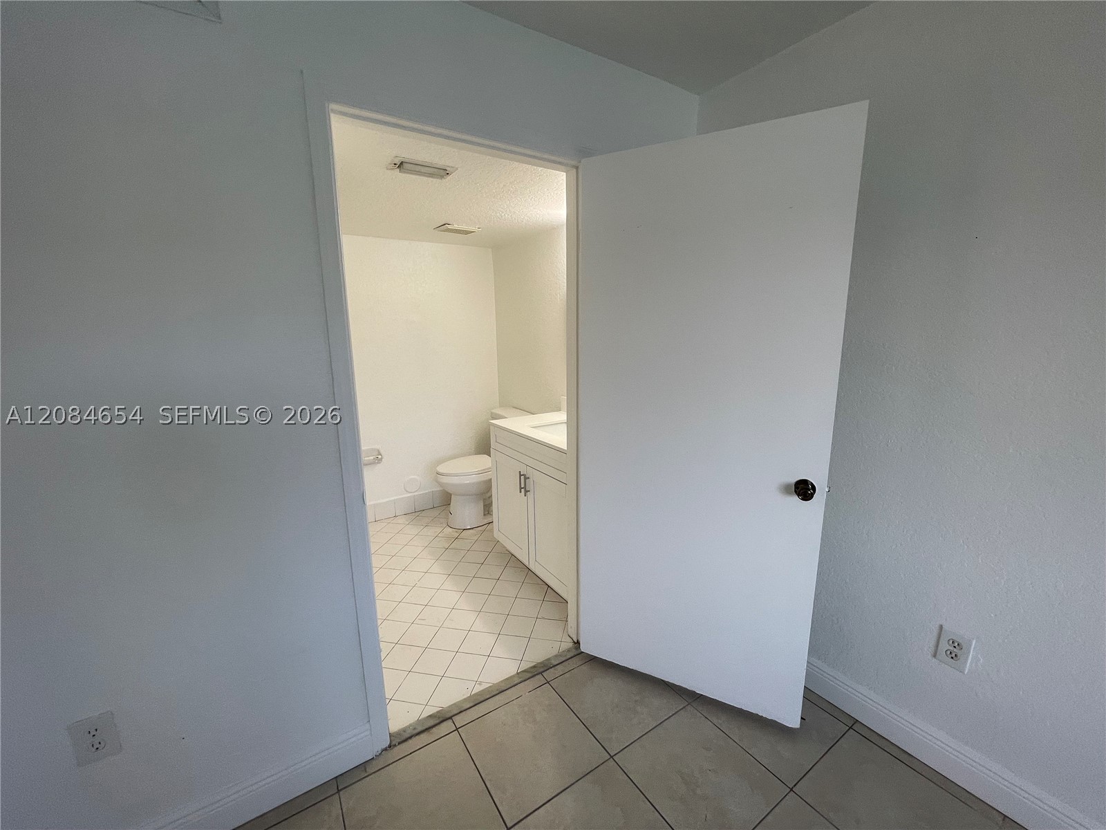 1251 Se 31st Ct 106-54 Property Photo 26