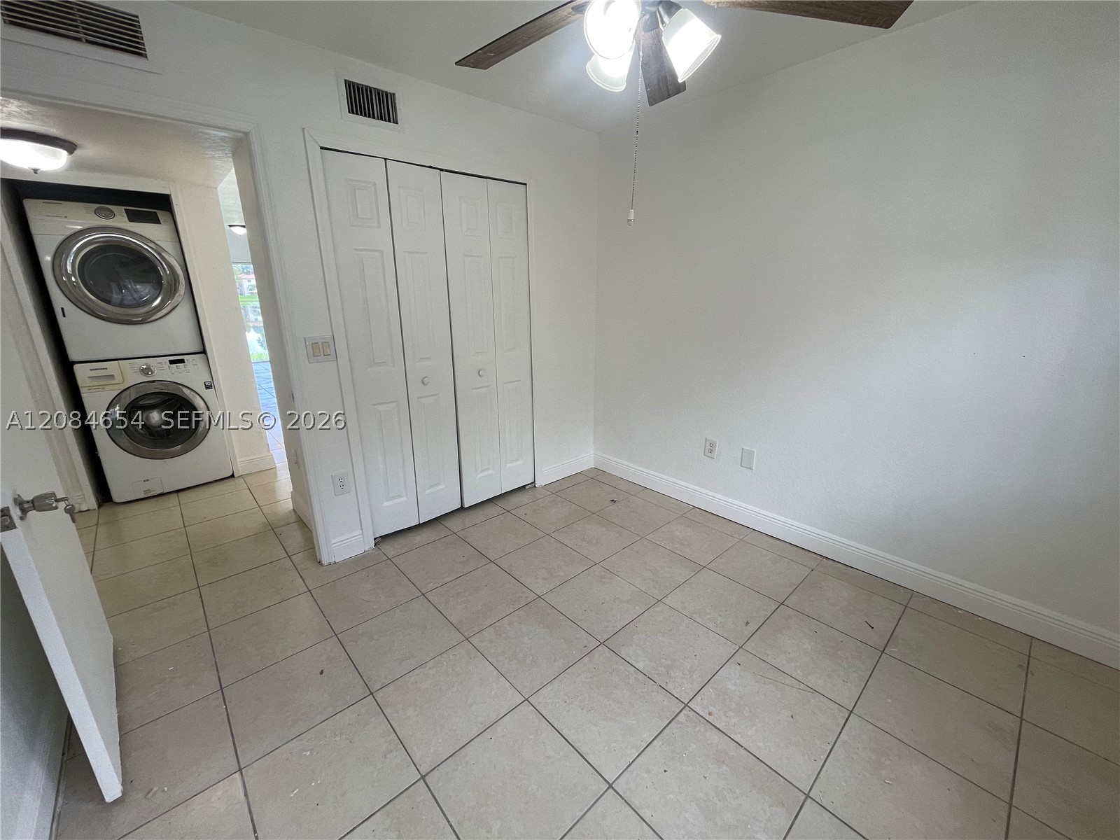 1251 Se 31st Ct 106-54 Property Photo 36
