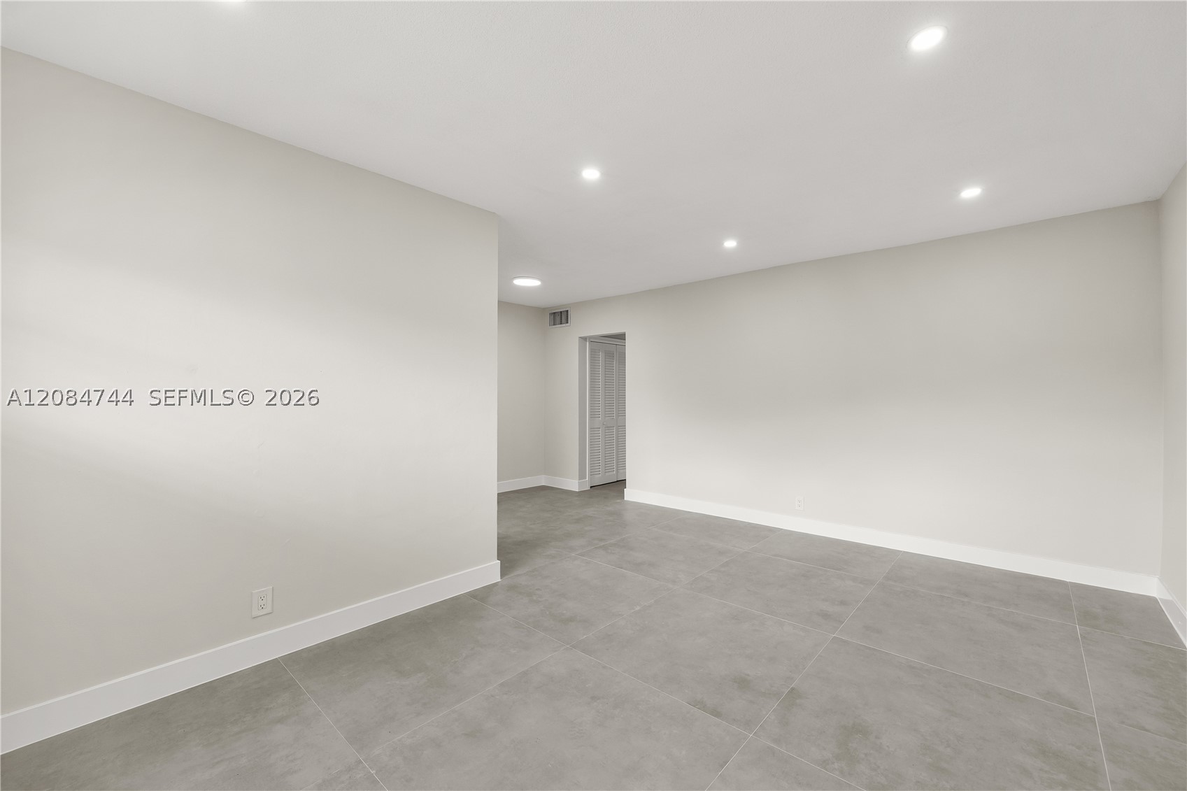 2418 Polk St 204 Property Photo 11