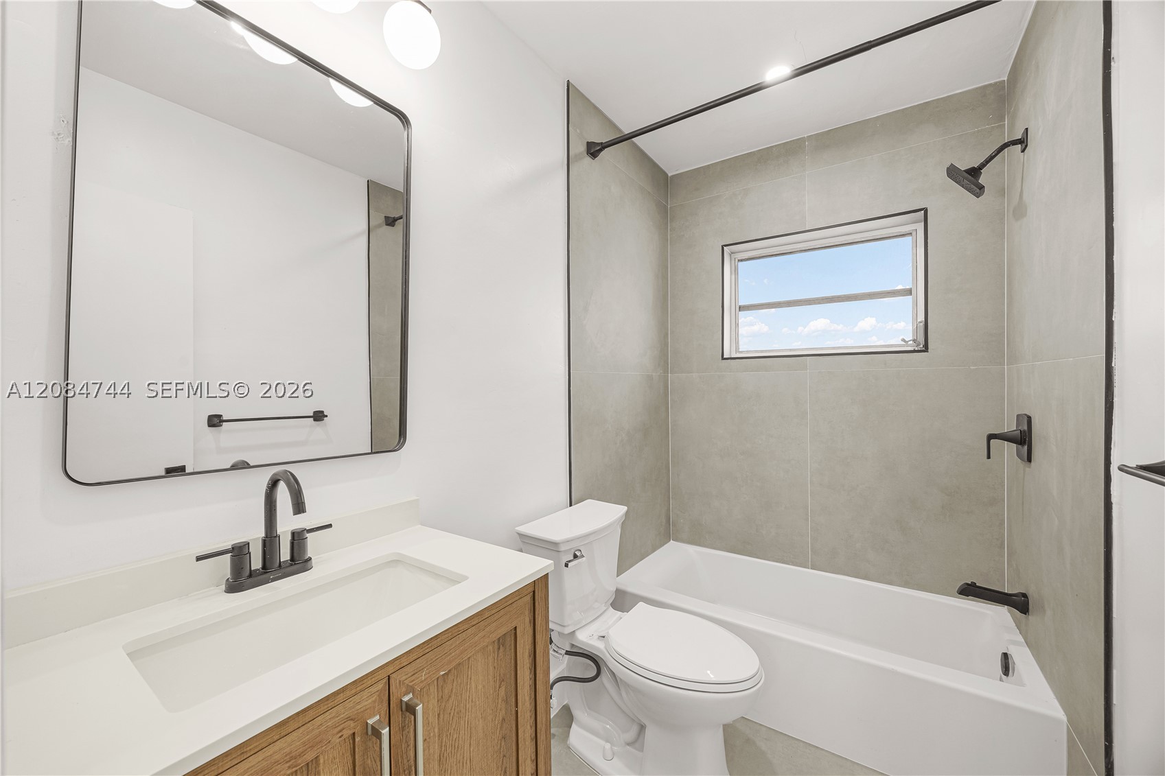 2418 Polk St 204 Property Photo 12