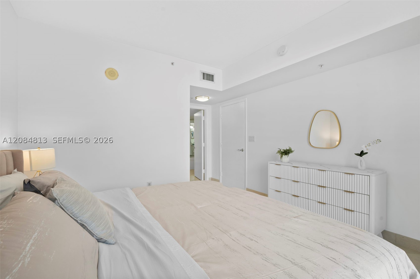 16699 Collins Ave 1710 Property Photo 10