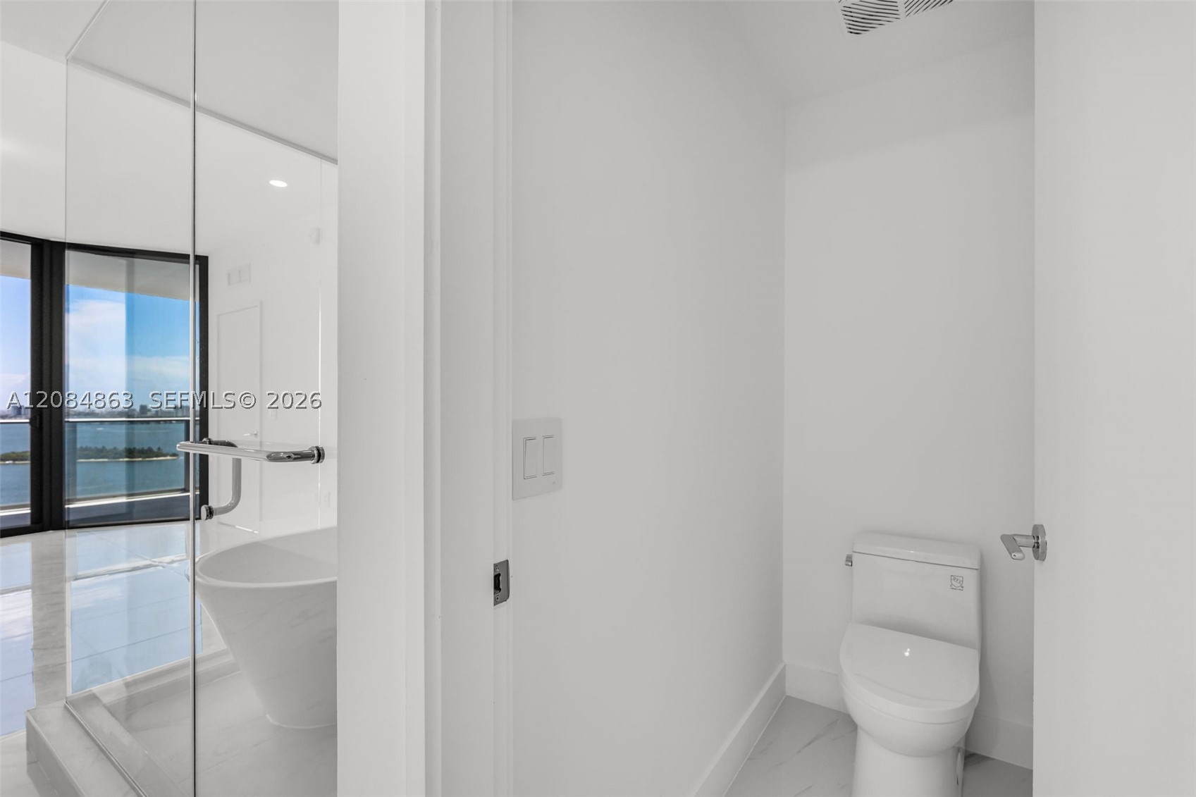 700 Ne 24th St 1806 Property Photo 17