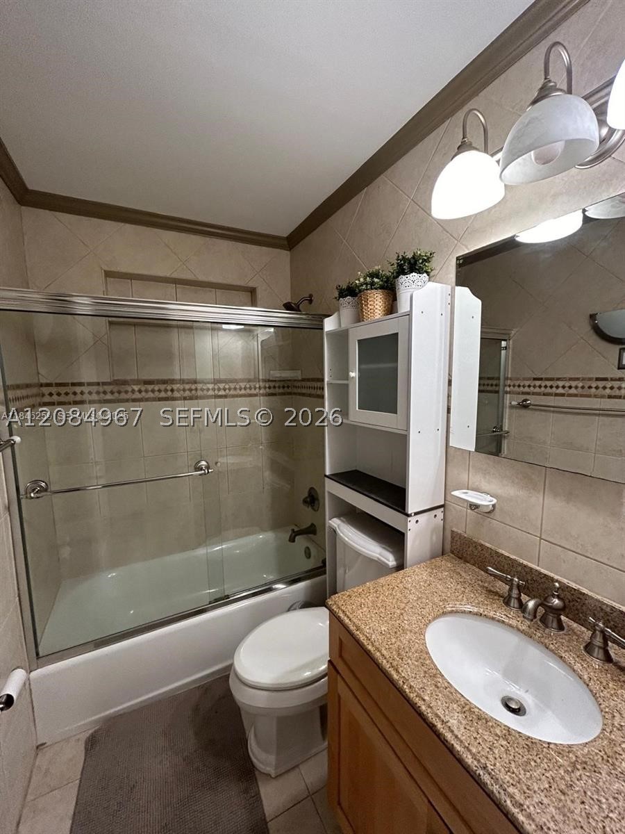 1116 N 13th Ct Property Photo 8