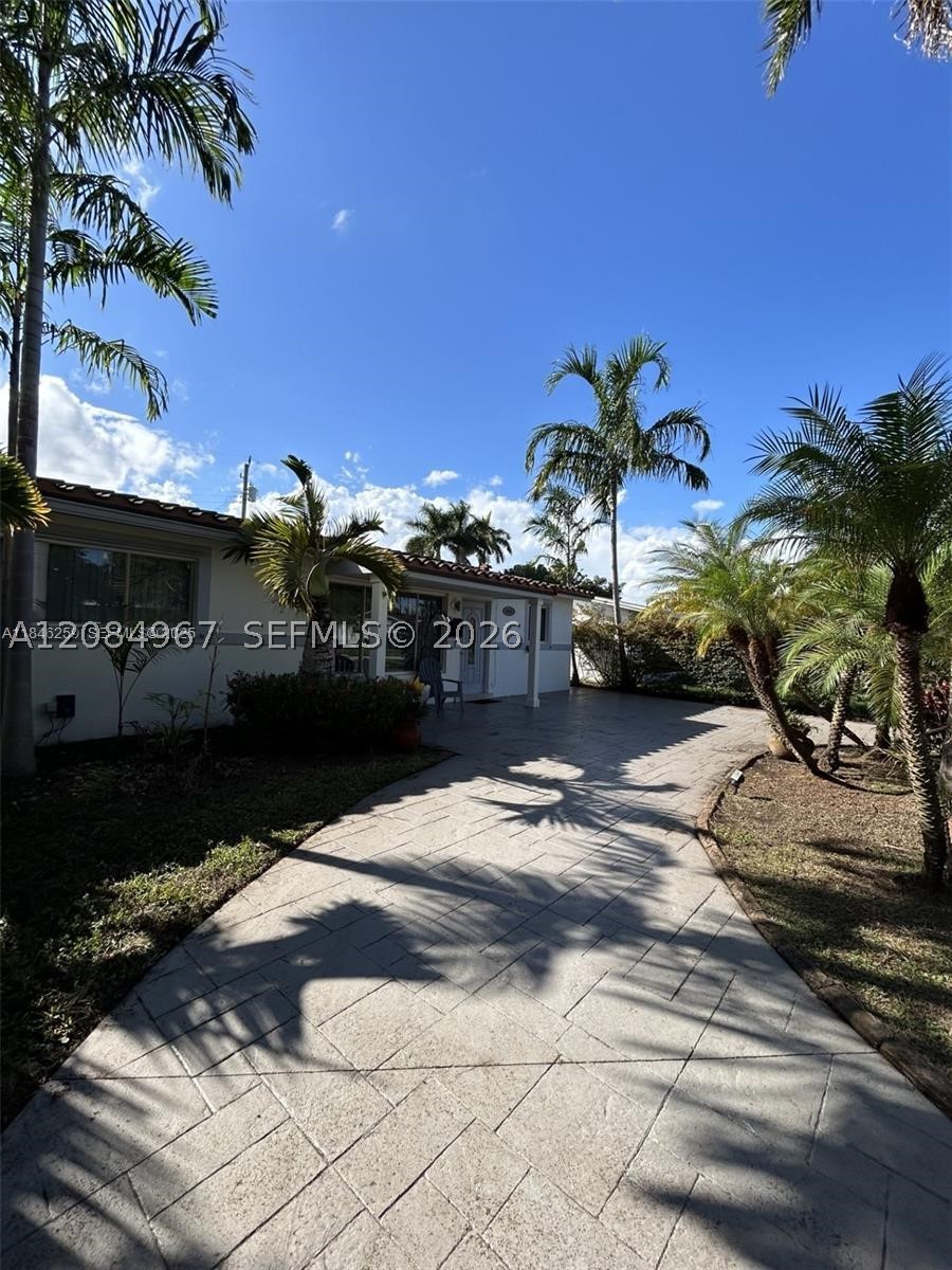 1116 N 13th Ct Property Photo 17
