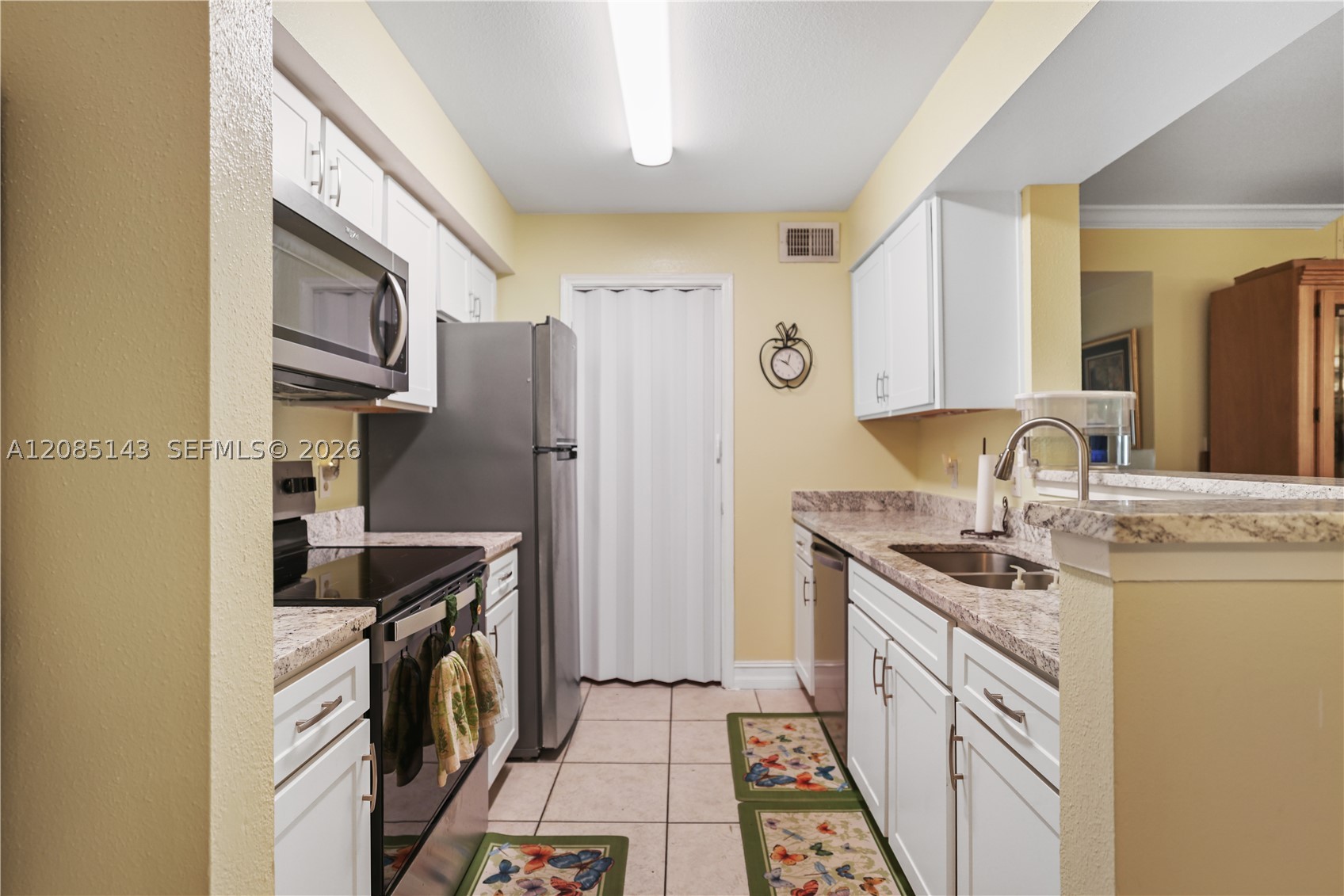 2440 Nw 33rd St 1803 Property Photo 4