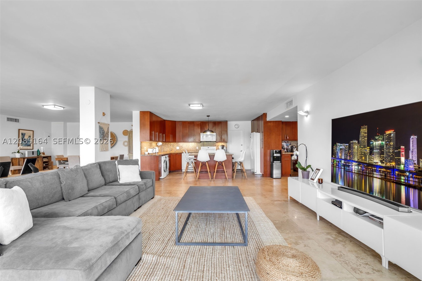 199 Ocean Lane Dr 310 Property Photo 11