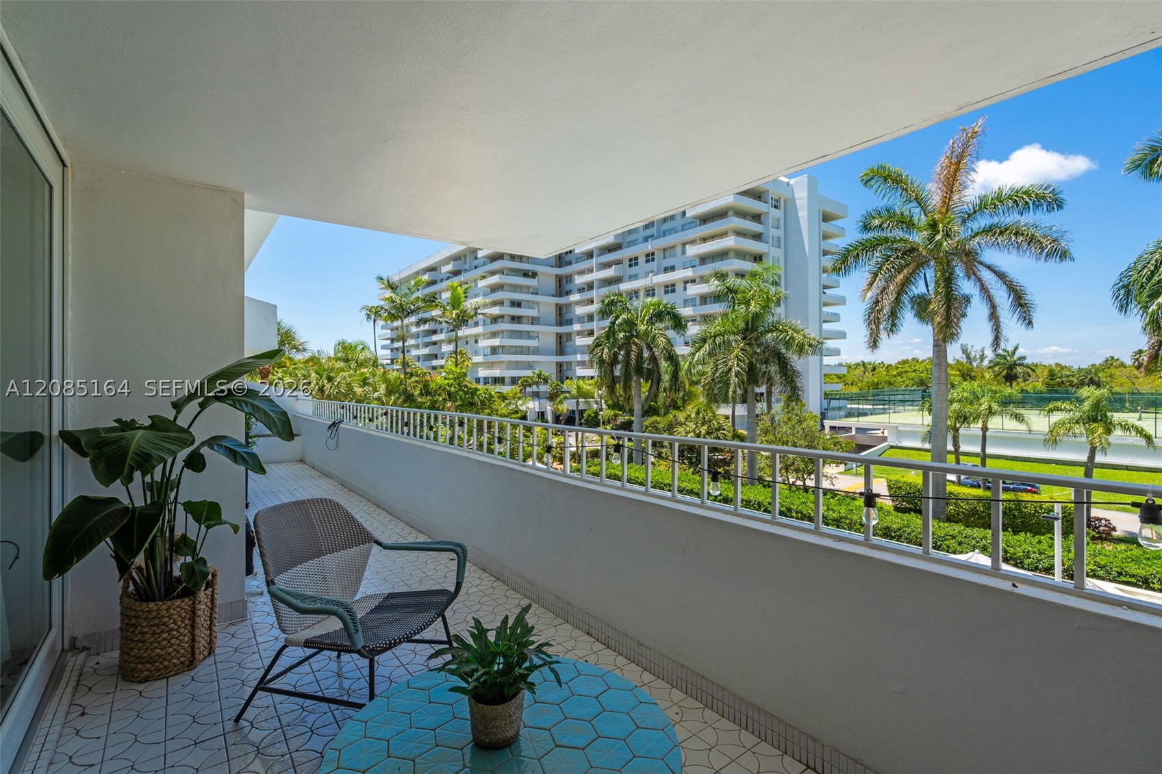 199 Ocean Lane Dr 310 Property Photo 16