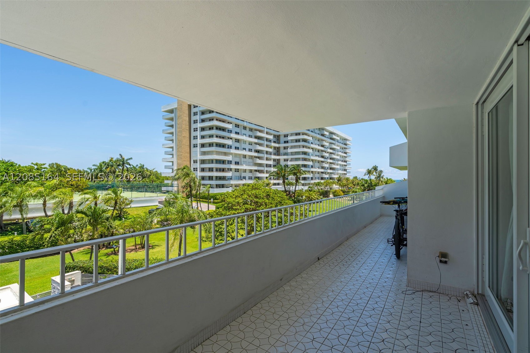 199 Ocean Lane Dr 310 Property Photo 20