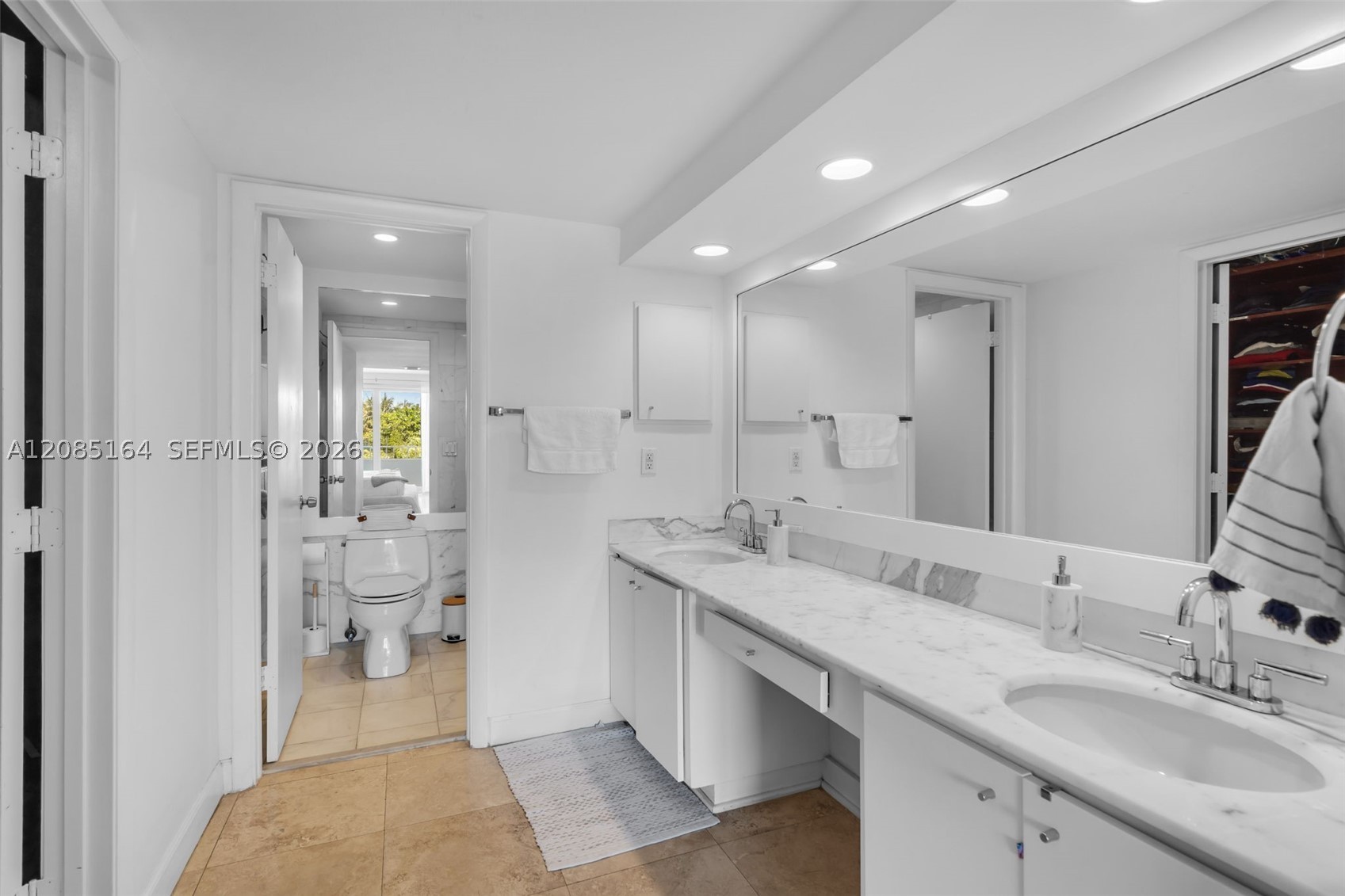 199 Ocean Lane Dr 310 Property Photo 23