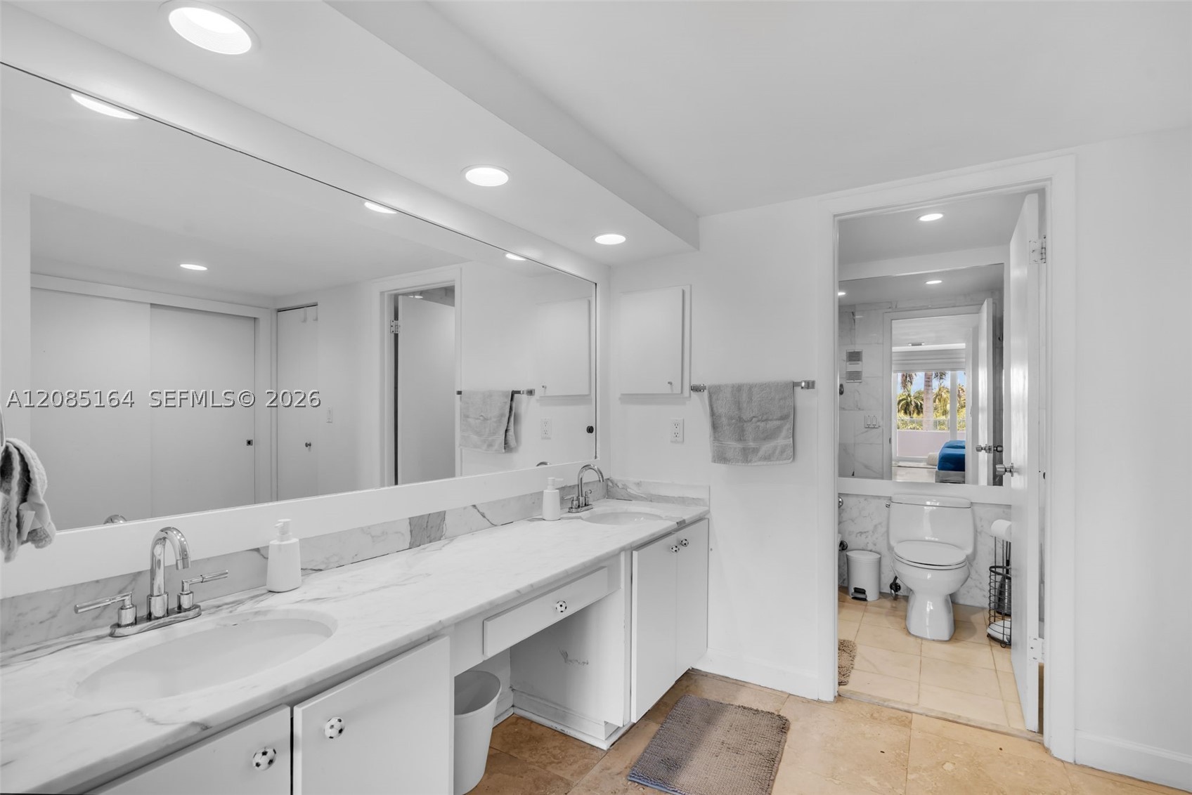199 Ocean Lane Dr 310 Property Photo 29