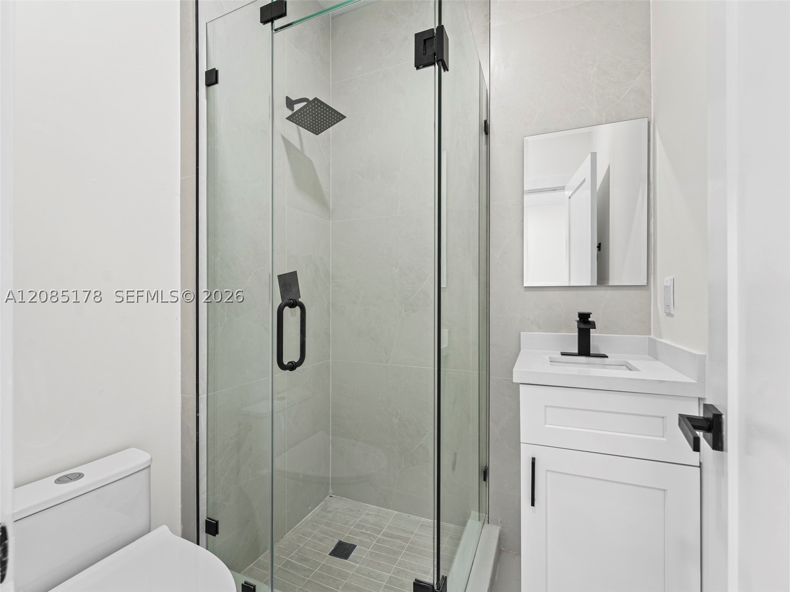 610 Ne 164th Ter Property Photo 57