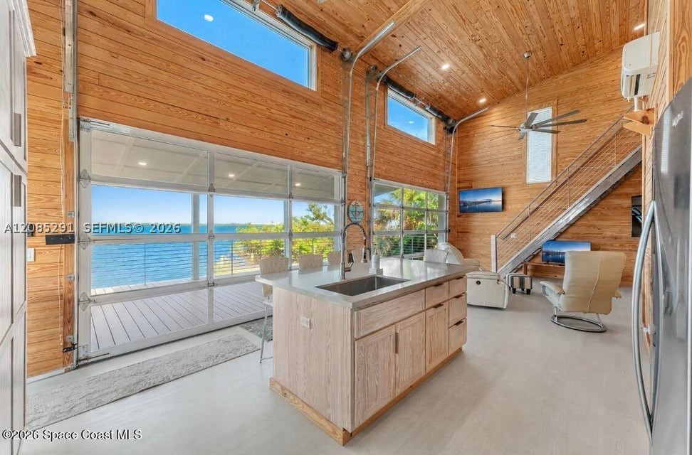 25 VIP Island Unit B Property Photo 1