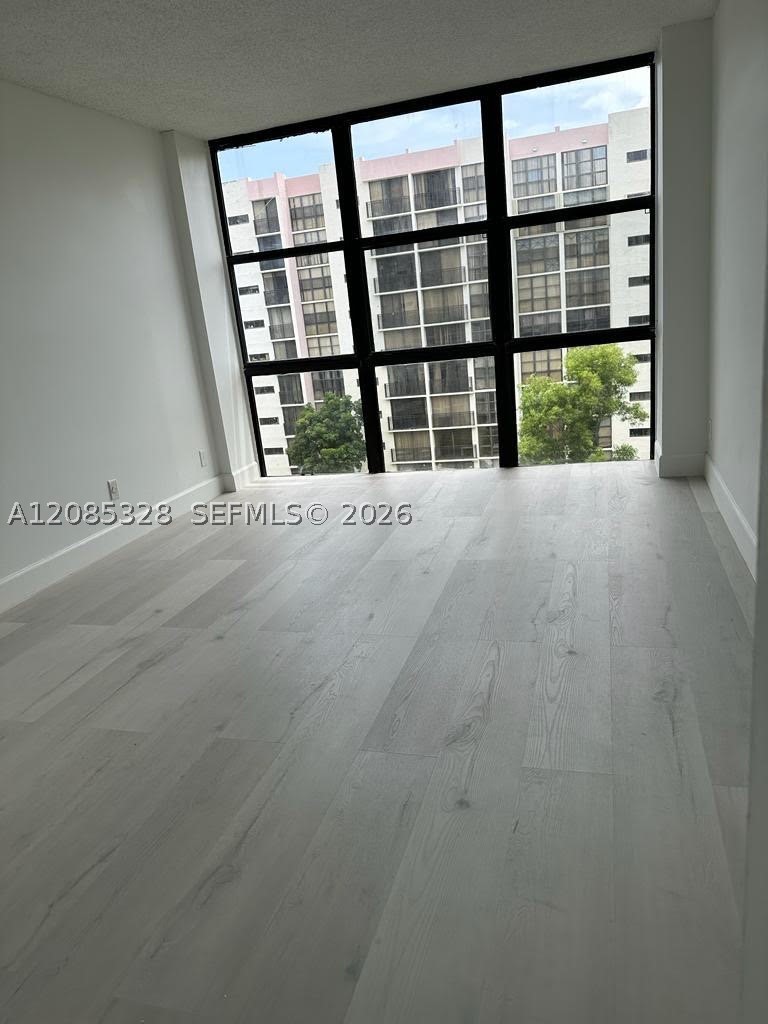 17021 N Bay Rd 726 Property Photo 3