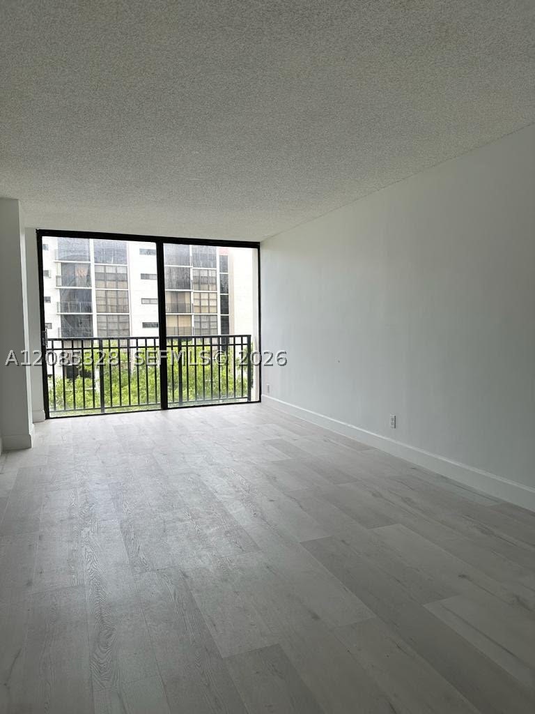 17021 N Bay Rd 726 Property Photo 6