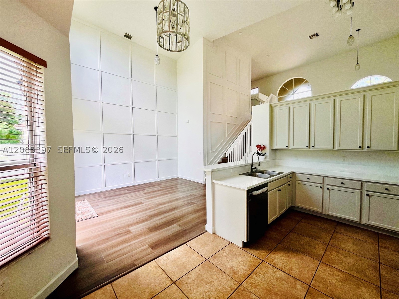 1261 Ne 37th Pl Property Photo 12