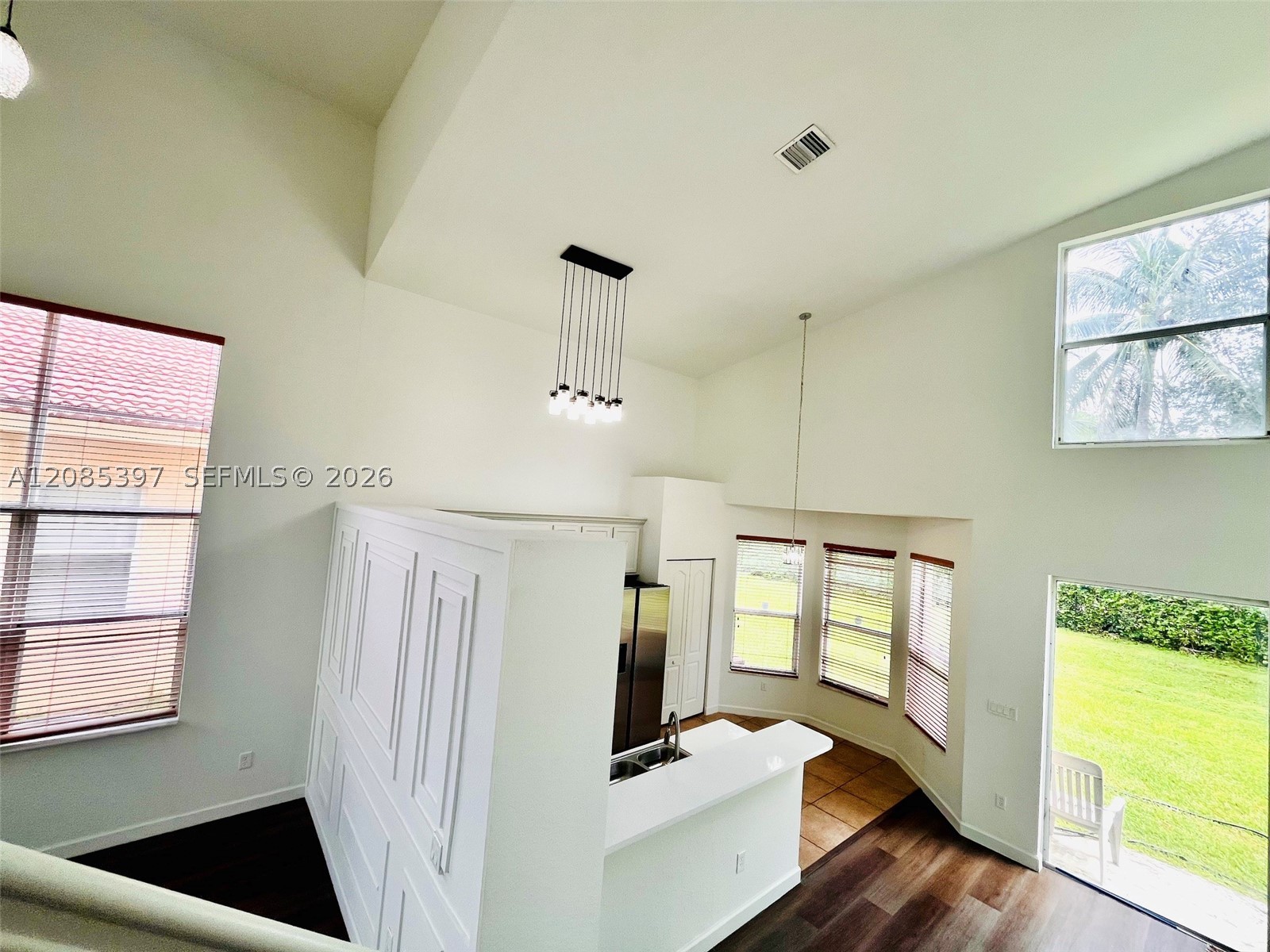 1261 Ne 37th Pl Property Photo 28