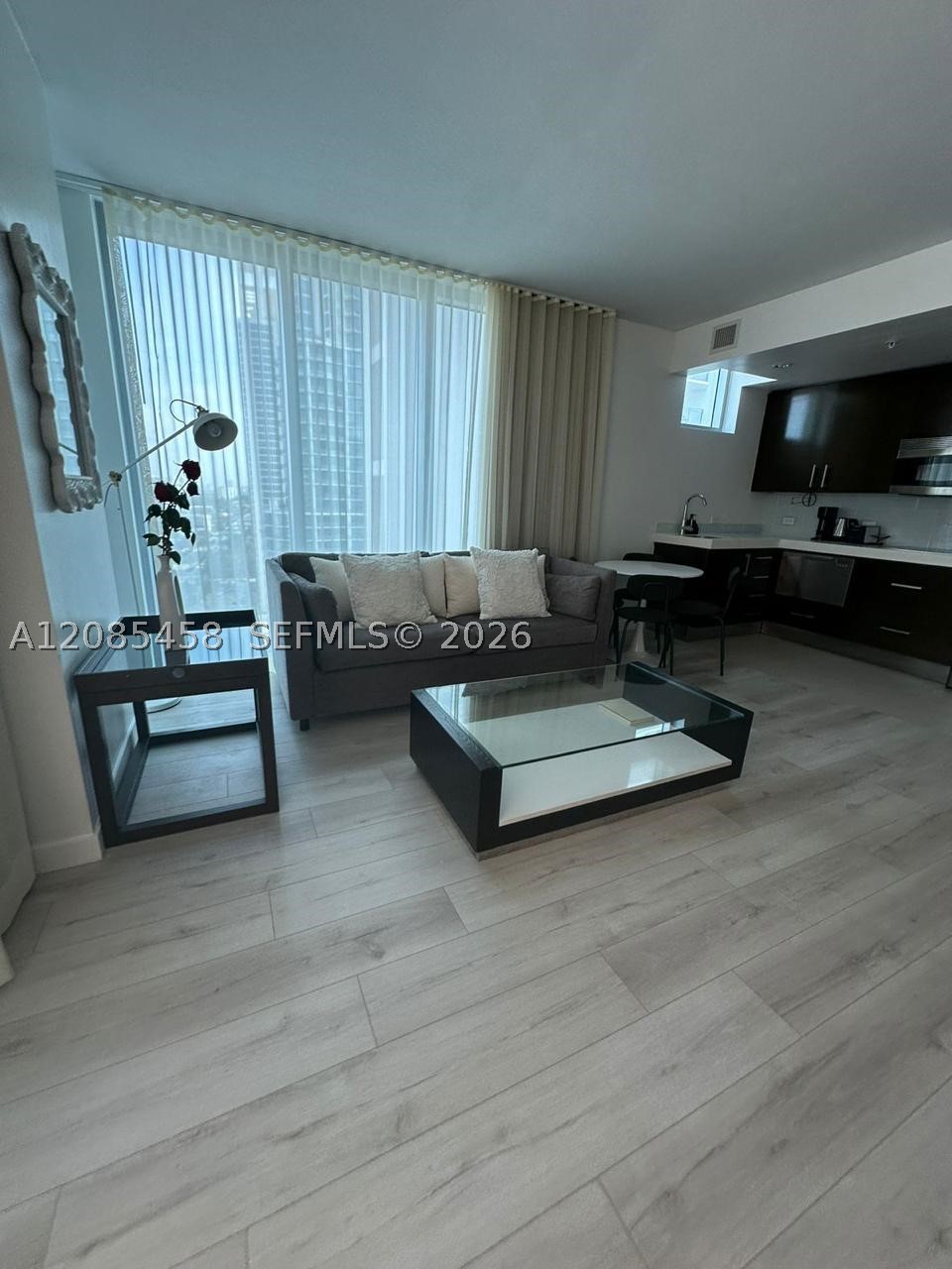 17315 Collins Ave 2006 Property Photo 5